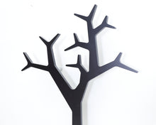 Lataa kuva Galleria-katseluun, Swedese Tree Wall seinänaulakko