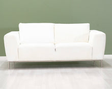 Lataa kuva Galleria-katseluun, Natuzzi 2-istuttava kangassohva valkoinen