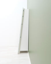 Lataa kuva Galleria-katseluun, Vitriinikaappi valkoinen