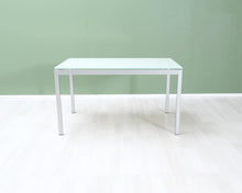 Lataa kuva Galleria-katseluun, Isku ruokapöytä lasilevyllä