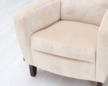 Lataa kuva Galleria-katseluun, Isku nojatuoli sametti vaalea
