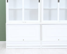 Lataa kuva Galleria-katseluun, Iso vitriinikokonaisuus valkoinen