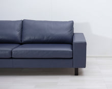 Lataa kuva Galleria-katseluun, Finsoffat 3-istuttava nahkasohva tummansininen