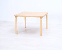 Load image into Gallery viewer, Artek sivupöytä 75 x 90 cm koivu