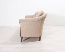 Lataa kuva Galleria-katseluun, Bröderna Andersson 3-istuttava kangassohva beige