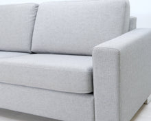 Lataa kuva Galleria-katseluun, Unico Jesper 2-istuttava kangassohva vaaleanharmaa