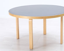 Lataa kuva Galleria-katseluun, Artek 91 ruokapöytä ø 125 cm musta