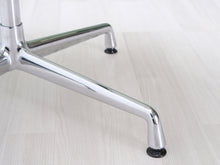Lataa kuva Galleria-katseluun, Charles & Ray Eames pöytä valkoinen