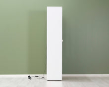 Lataa kuva Galleria-katseluun, Vitriinikaappi valoilla