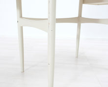 Lataa kuva Galleria-katseluun, Peilipöytä