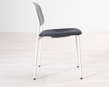 Lataa kuva Galleria-katseluun, Hay Soft Edge 10 Upholstery tuoli harmaa
