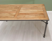 Lataa kuva Galleria-katseluun, Puinen pöytä metallijaloilla