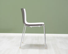 Lataa kuva Galleria-katseluun, Arper Catifa tuoli mustavalkoinen