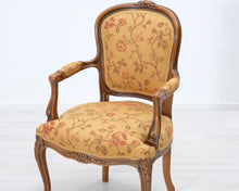 Ladda upp bild till gallerivisning, Nojatuoli kukallisella verhoilulla
