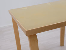 Load image into Gallery viewer, Artek pöytä 70 x 80 cm koivu / vaaleanvihreä