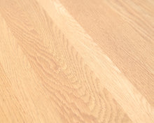 Lataa kuva Galleria-katseluun, Solid Furniture ruokapöytä