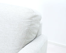 Lataa kuva Galleria-katseluun, 2-istuttava kangassohva vaaleanharmaa