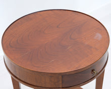 Lataa kuva Galleria-katseluun, Morelato pyöreä sivupöytä kirsikkapuu
