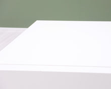 Load image into Gallery viewer, Laatikollinen yöpöytä