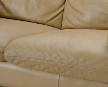 Lataa kuva Galleria-katseluun, Natuzzi 2-istuttava nahkasohva kermanvalkoinen