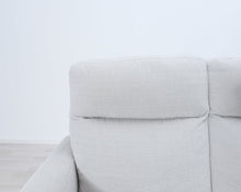 Lataa kuva Galleria-katseluun, Pohjanmaan 3-istuttava kangassohva vaaleanharmaa