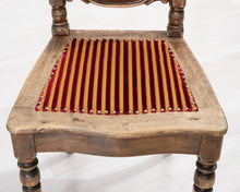 Load image into Gallery viewer, Antiikkinen ruokatuoli raidallisella istuimella