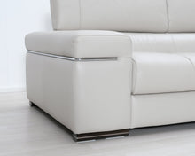 Lataa kuva Galleria-katseluun, Natuzzi Avana 2570 2,5-istuttava nahkasohva vaaleanharmaa