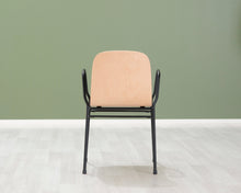 Ladda upp bild till gallerivisning, Hem Touchwood Armchair tuoli mustalla metallirungolla