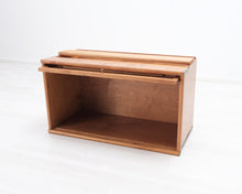 Lataa kuva Galleria-katseluun, Boknäs Mappivitriini umpiovella S39cm, K47cm