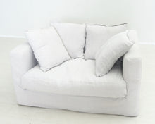 Ladda upp bild till gallerivisning, Decotique Le Grand Air Loveseat Linen vaaleanharmaa
