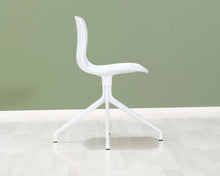 Lataa kuva Galleria-katseluun, Hay About A Chair AAC10 tuoli valkoinen