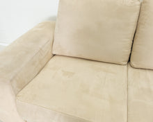 Lataa kuva Galleria-katseluun, Bellus 3-istuttava alcantara sohva beige