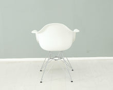 Ladda upp bild till gallerivisning, Vitra Eames DAR tuoli valkoinen