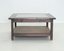Lataa kuva Galleria-katseluun, Puinen sohvapöytä lasikannella