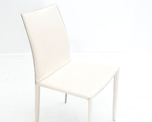 Lataa kuva Galleria-katseluun, BoConcept tekonahkainen ruokatuoli luonnonvalkoinen