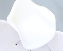 Ladda upp bild till gallerivisning, Vitra Eames DAR tuoli