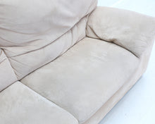 Lataa kuva Galleria-katseluun, Natuzzi 3-istuttava alcantara-sohva beige