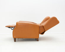 Load image into Gallery viewer, Konjakinvärinen Natuzzi-mekanisminojatuoli