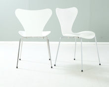 Load image into Gallery viewer, Fritz Hansen Series 7 Seiska tuoli valkoinen
