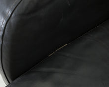 Ladda upp bild till gallerivisning, Antiikkinahkainen nojatuoli