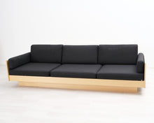 Ladda upp bild till gallerivisning, Artek Ben af Schultén 556 3-istuttava sohva musta