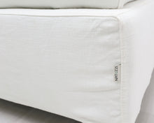 Lataa kuva Galleria-katseluun, Natuzzi 4-istuttava kulmasohva valkoinen