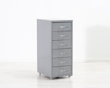 Lataa kuva Galleria-katseluun, Metallinen laatikosto
