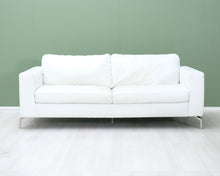 Lataa kuva Galleria-katseluun, 2-istuttava nahkasohva valkoinen