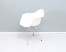 Ladda upp bild till gallerivisning, Vitra Eames DAR tuoli