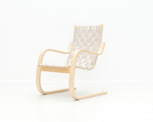 Ladda upp bild till gallerivisning, Artek 406, vaalea