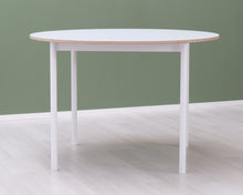 Lataa kuva Galleria-katseluun, Muuto Base pöytä ⌀ 110 cm valkoinen
