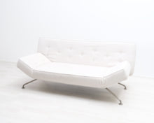 Lataa kuva Galleria-katseluun, Boconcept 3-istuttava vuodesohva valkoinen
