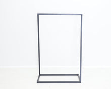 Ladda upp bild till gallerivisning, BEdesign Lume Coat Stand vaaterekki
