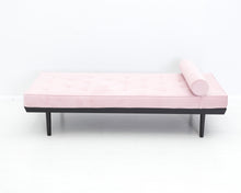 Lataa kuva Galleria-katseluun, Layered RITZY daybed
